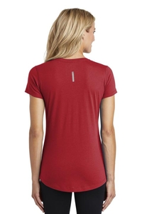 LOE337 - OGIO ENDURANCE Ladies Peak V-Neck Tee