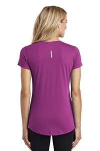 LOE337 - OGIO ENDURANCE Ladies Peak V-Neck Tee